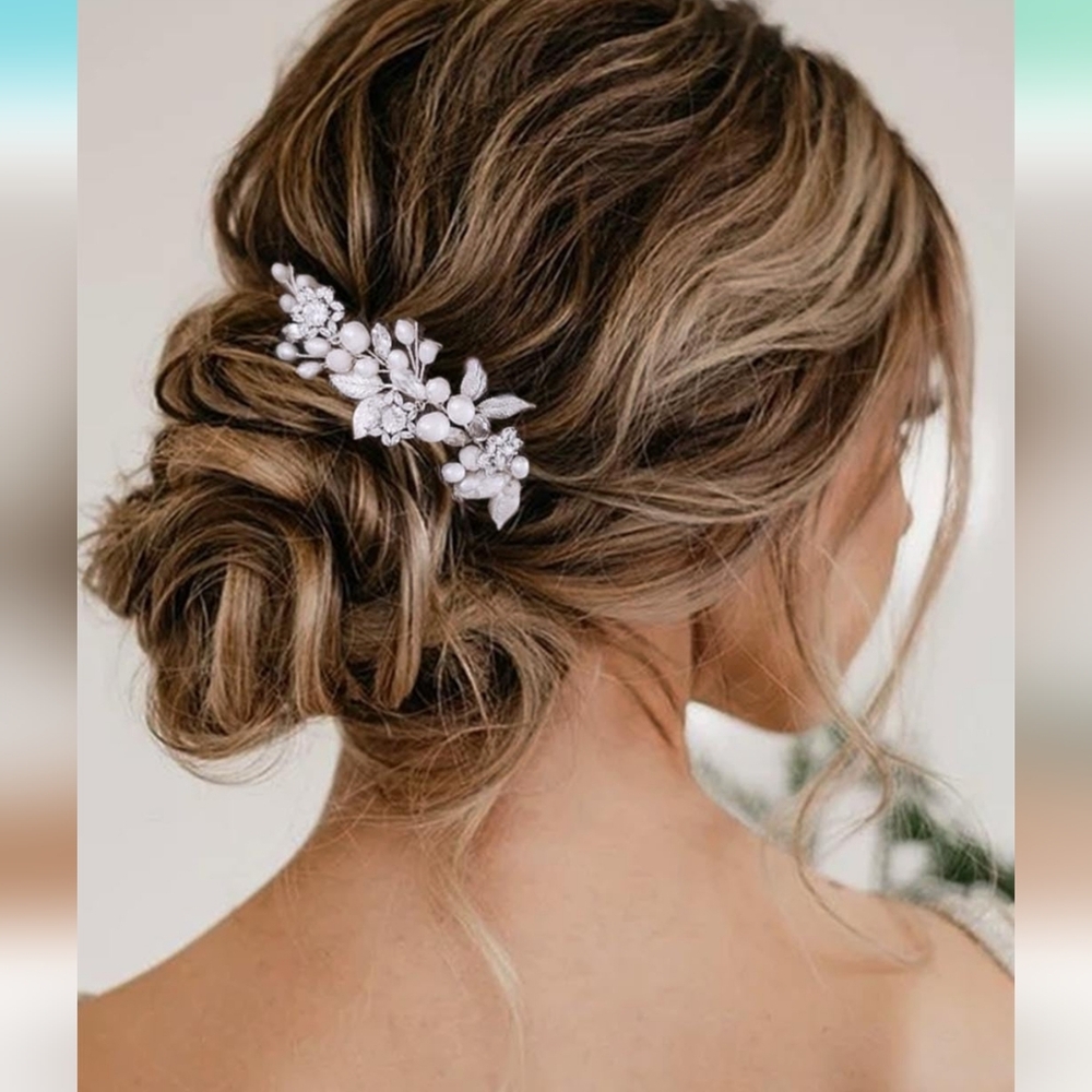 Chic Silver Floral Hair Accessory